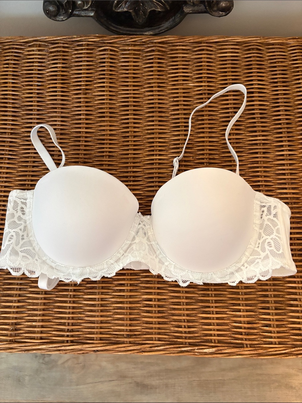 SO White Lace Push-Up Underwire Bra